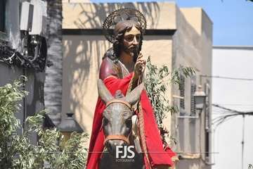 La procesión de La Burrita toma San Juan después de dos años de suspensión por la pandemia/Francisco Javier Santana y Antonio Alí.